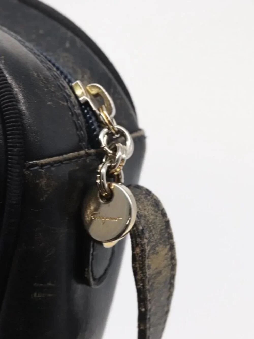 Salvatore Ferragamo Shoulder Bag Leather Navy Gold Auth ka1249